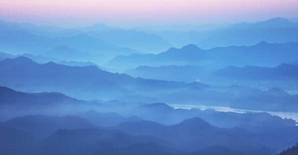 跟着镜头品诗词｜数叠远山如黛 几峰奇石玲珑