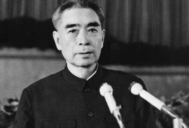 历史有名的外交家，有苏武张骞，而他是新中国外交事业的创建者