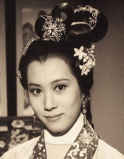 她是最美苏小小从电影到电视剧演足58年 和老公結婚恩爱50年