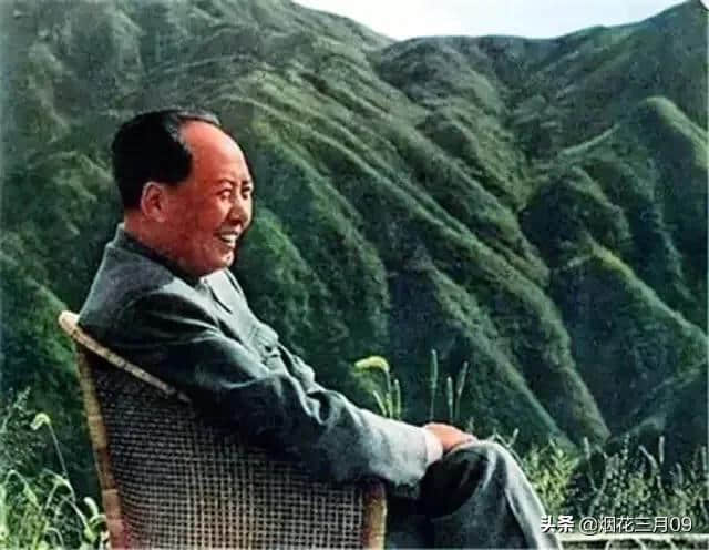 毛主席的这首诗 ，写出了咱中国人的精神，《七律·登庐山》欣赏