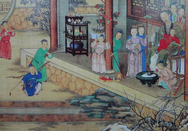 诗经中的《葛覃》，中国文学史上第一次是用倒叙手法，值得看一下