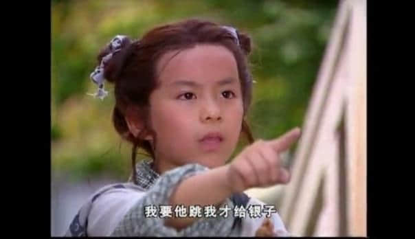 3岁被电视台选中，7岁出道演戏，获称小彭于晏，颜值高却不红